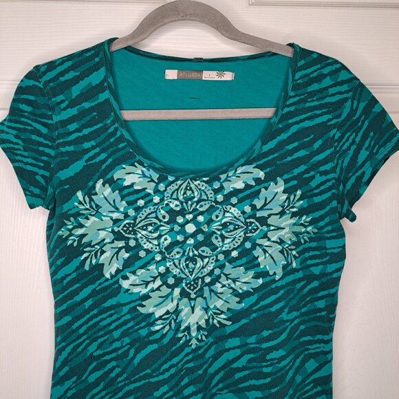 Athleta Green Animal Print Graphic Scoop Neck Top Size Small - Picture 3 of 6